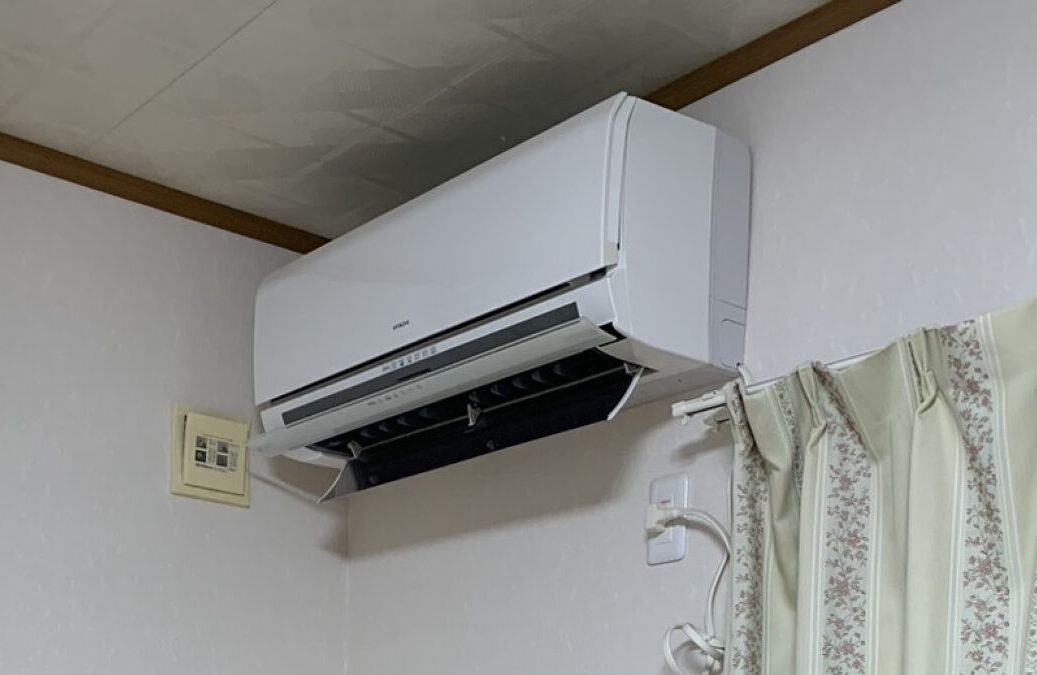 青森県平川市平田森　S様宅　お掃除機能付きエアコン２台