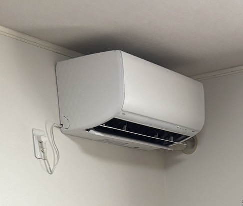 青森県平川市光城一丁目　K様宅　お掃除機能付きエアコンクリーニング