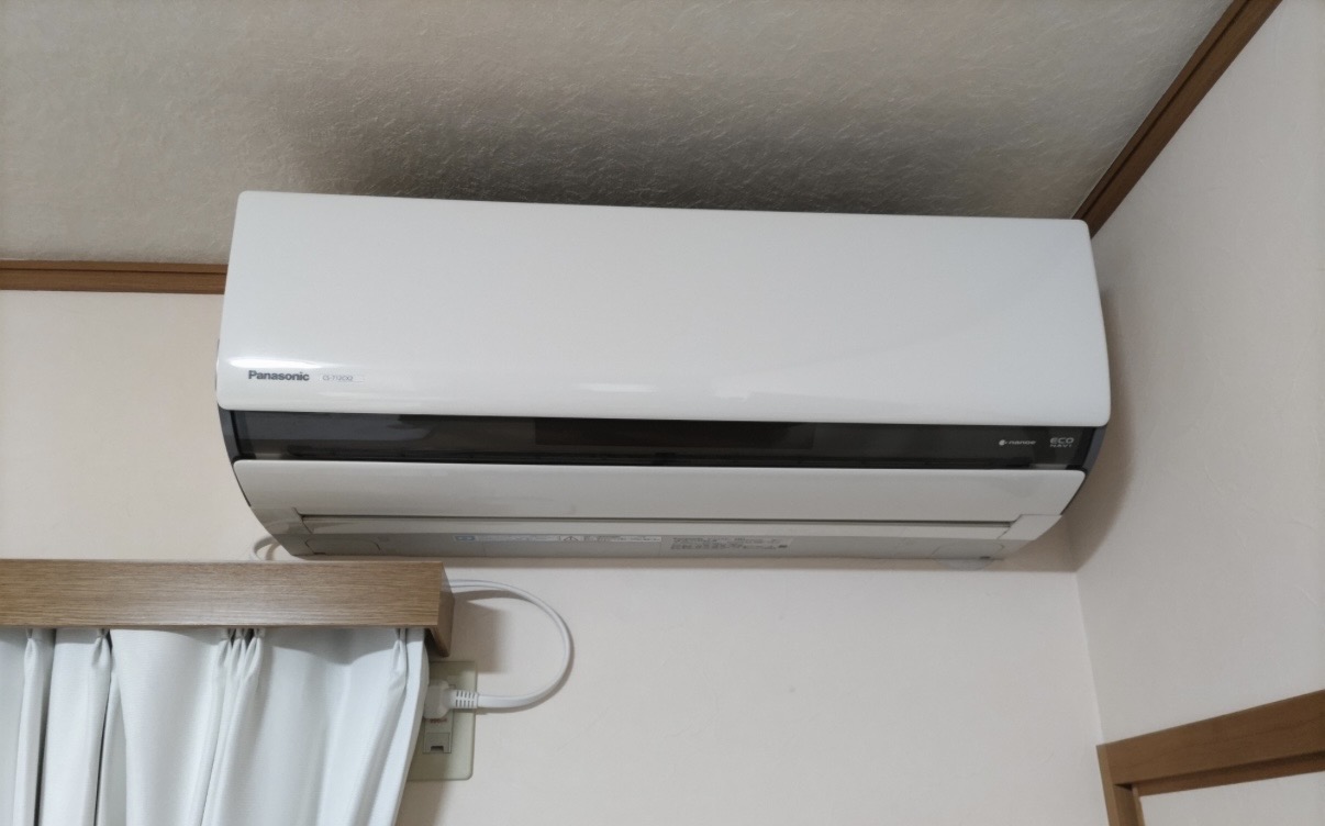 青森県弘前市福田３丁目　I様宅　お掃除機能付きエアコンのクリーニング