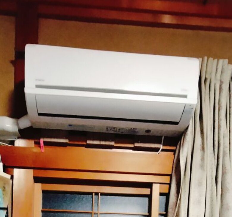 青森県弘前市三和字上池神　S様宅　お掃除機能付きエアコンと普通エアコンの掃除