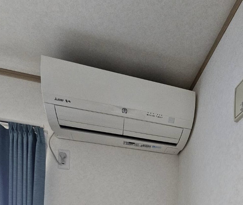 お掃除機能付きエアコンの掃除　青森県弘前市城東中央２丁目　K様宅